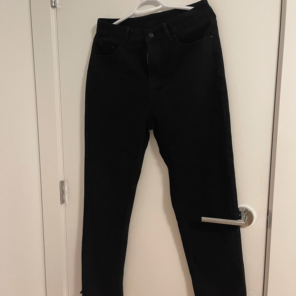 Black mom jeans